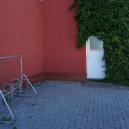 Am Bahnhof *