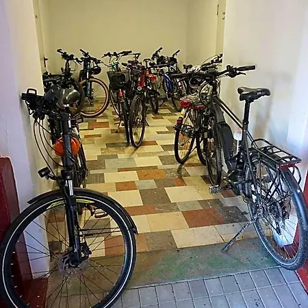 Am Bahnhof فندق