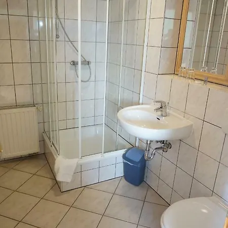Am Bahnhof *