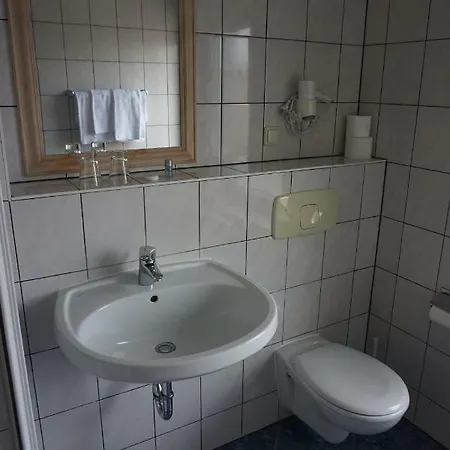 Am Bahnhof * Waren (Mueritz)