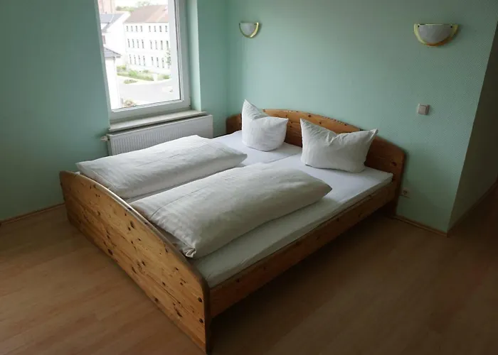 Am Bahnhof * Waren (Mueritz)